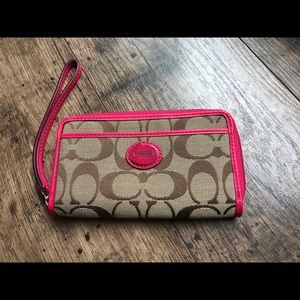 NWOT Coach Signature Canvass wallet. Never used!